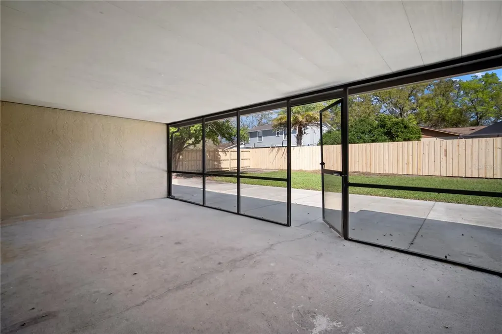 1218 Lornewood Drive Valrico FL 33596