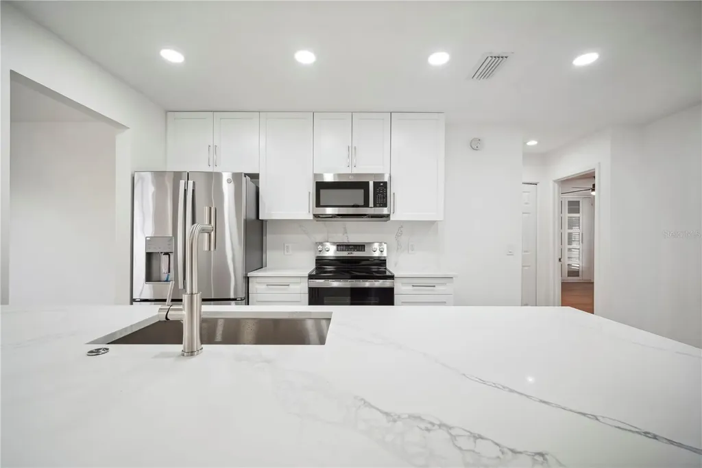 1218 Lornewood Drive Valrico FL 33596
