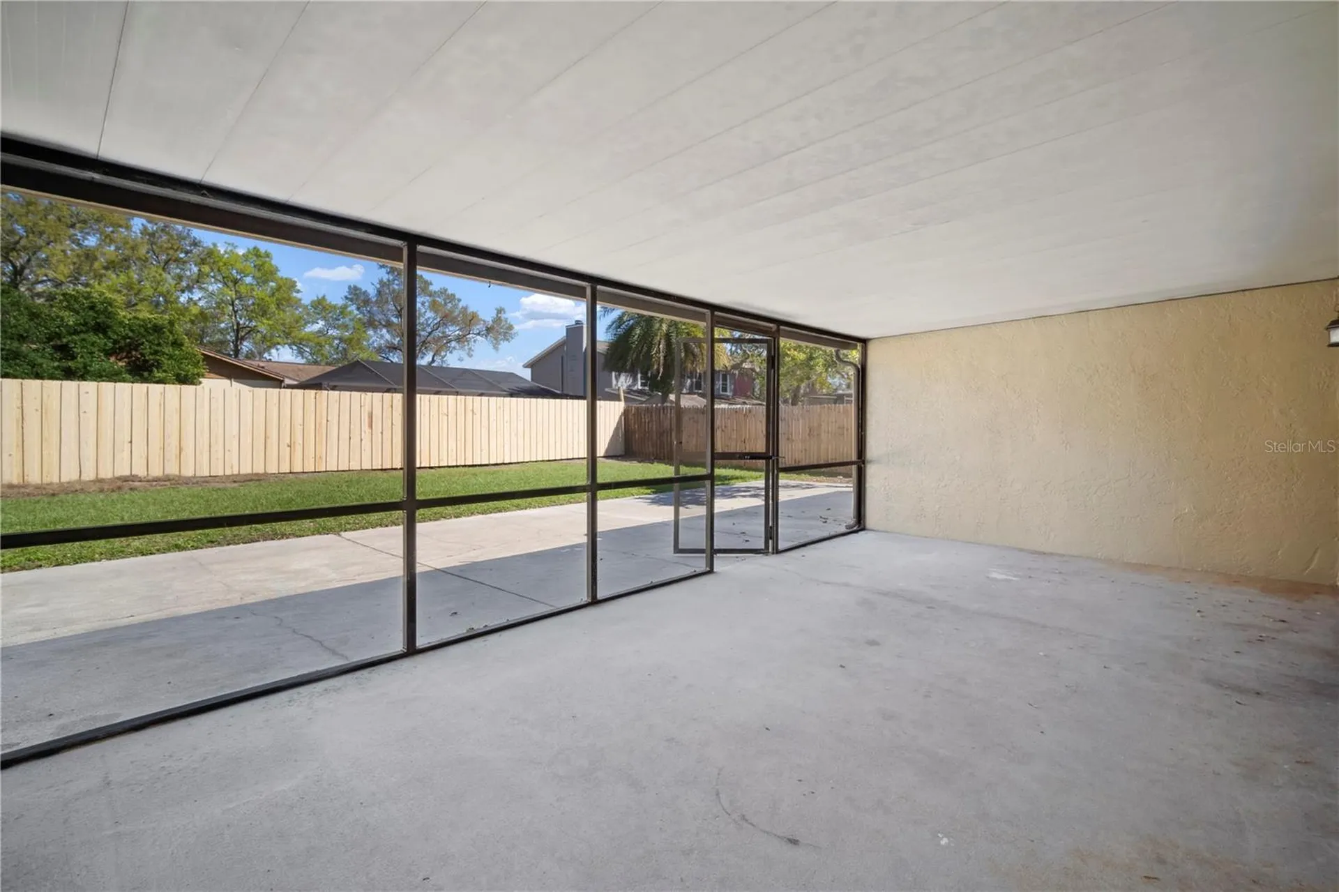 1218 Lornewood Drive Valrico FL 33596