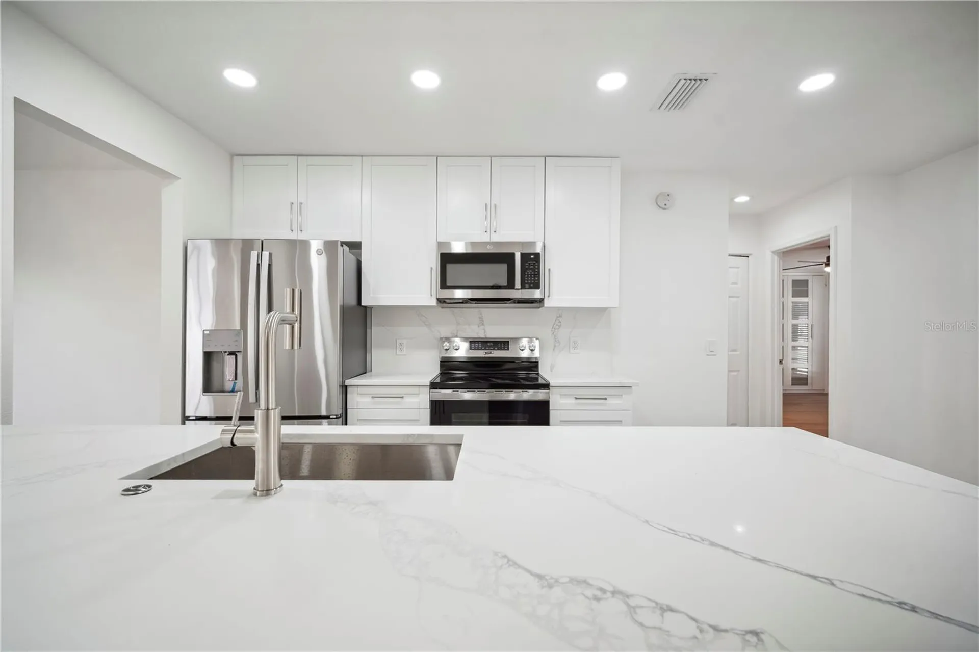 1218 Lornewood Drive Valrico FL 33596