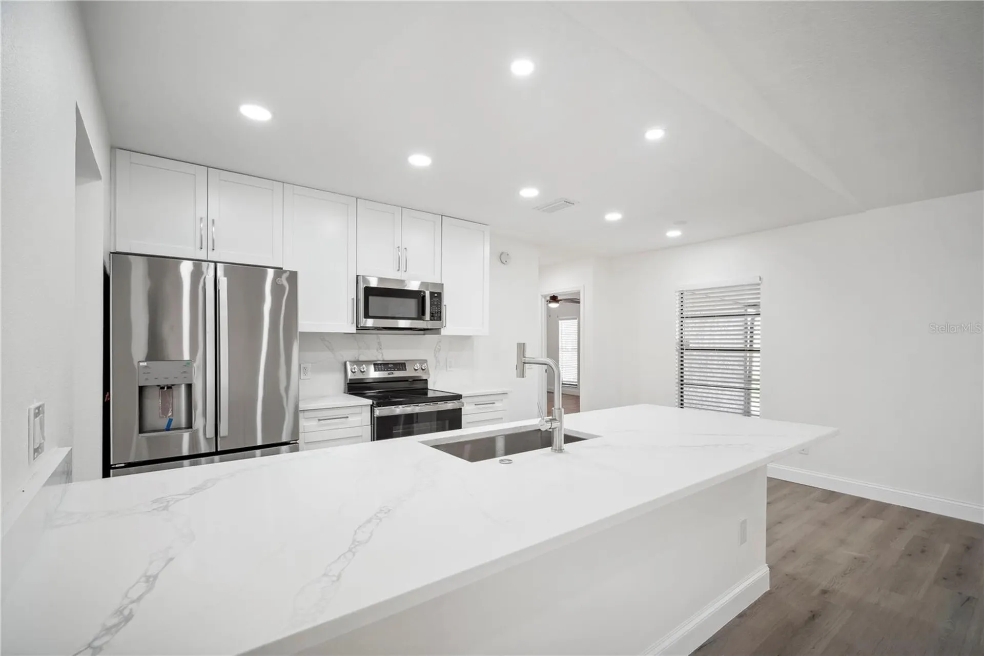 1218 Lornewood Drive Valrico FL 33596