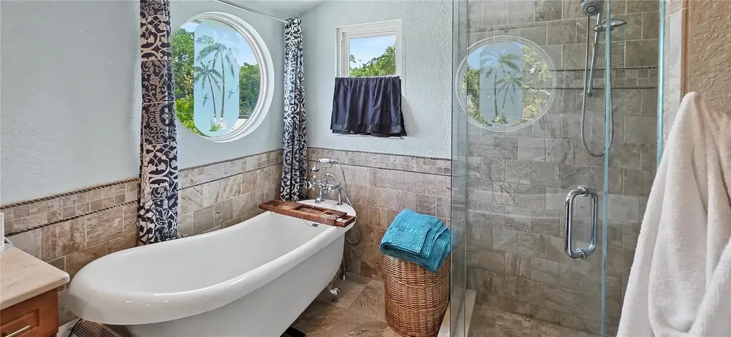 1963 Edgewater Drive Clearwater FL 33755