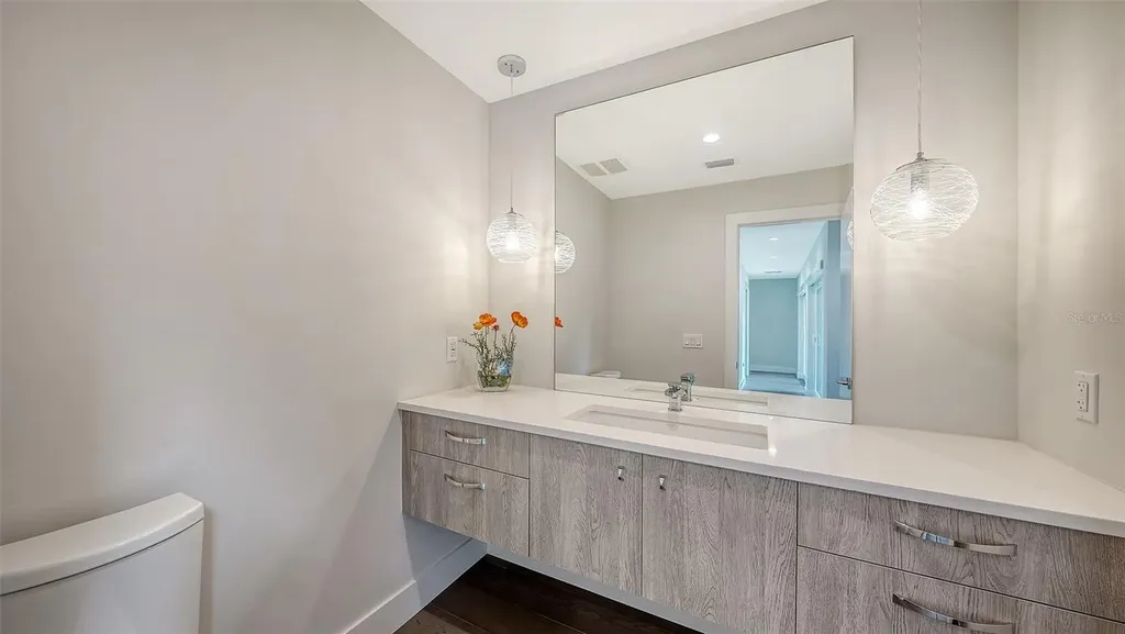 1428 Pine Bay Drive Sarasota FL 34231