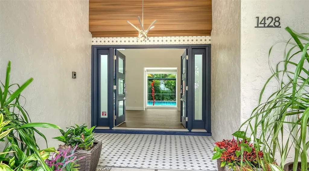 1428 Pine Bay Drive Sarasota FL 34231
