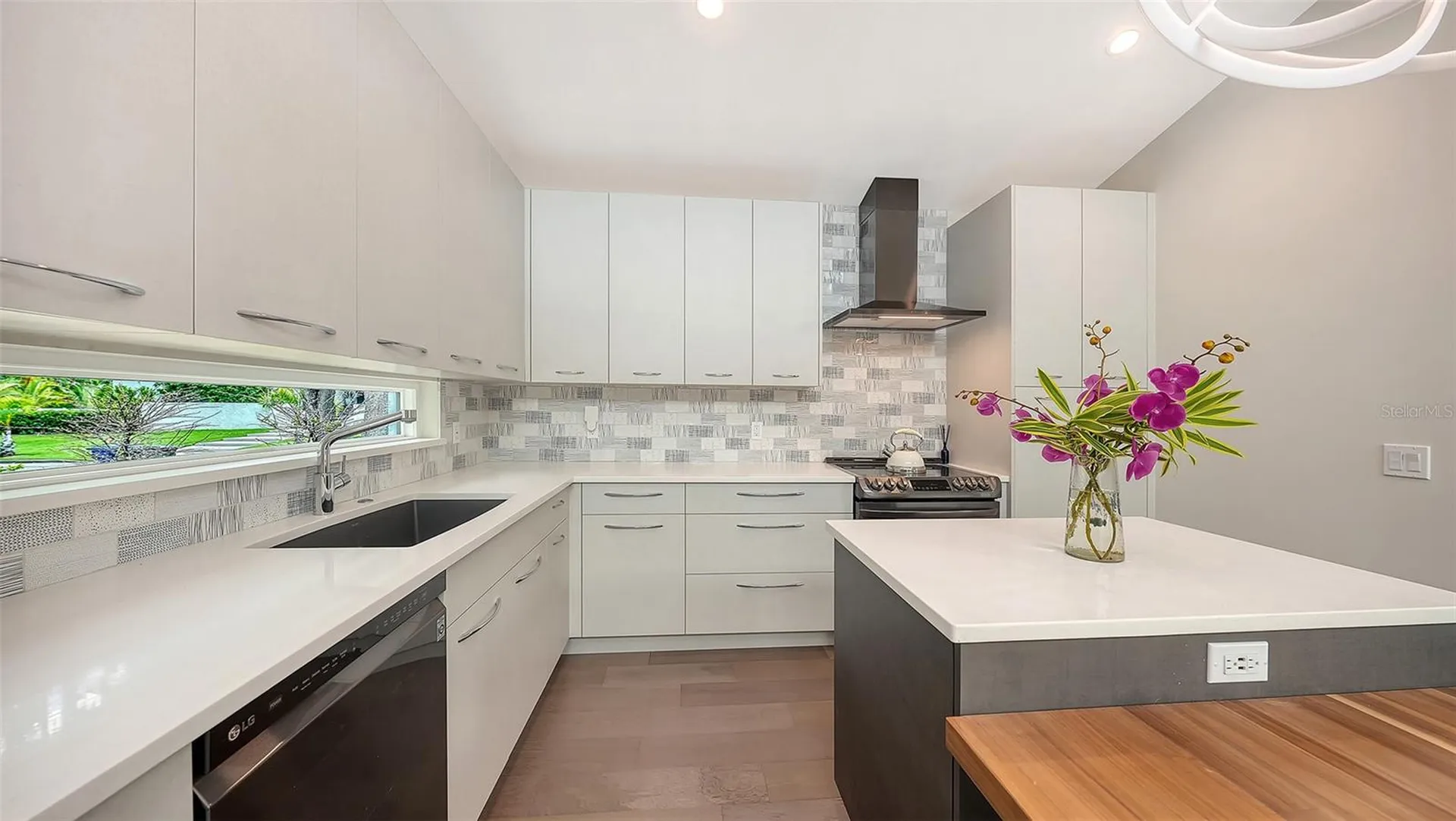 1428 Pine Bay Drive Sarasota FL 34231