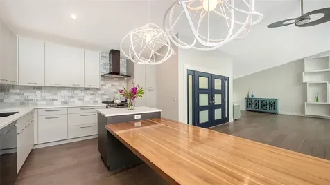 1428 Pine Bay Drive Sarasota FL 34231