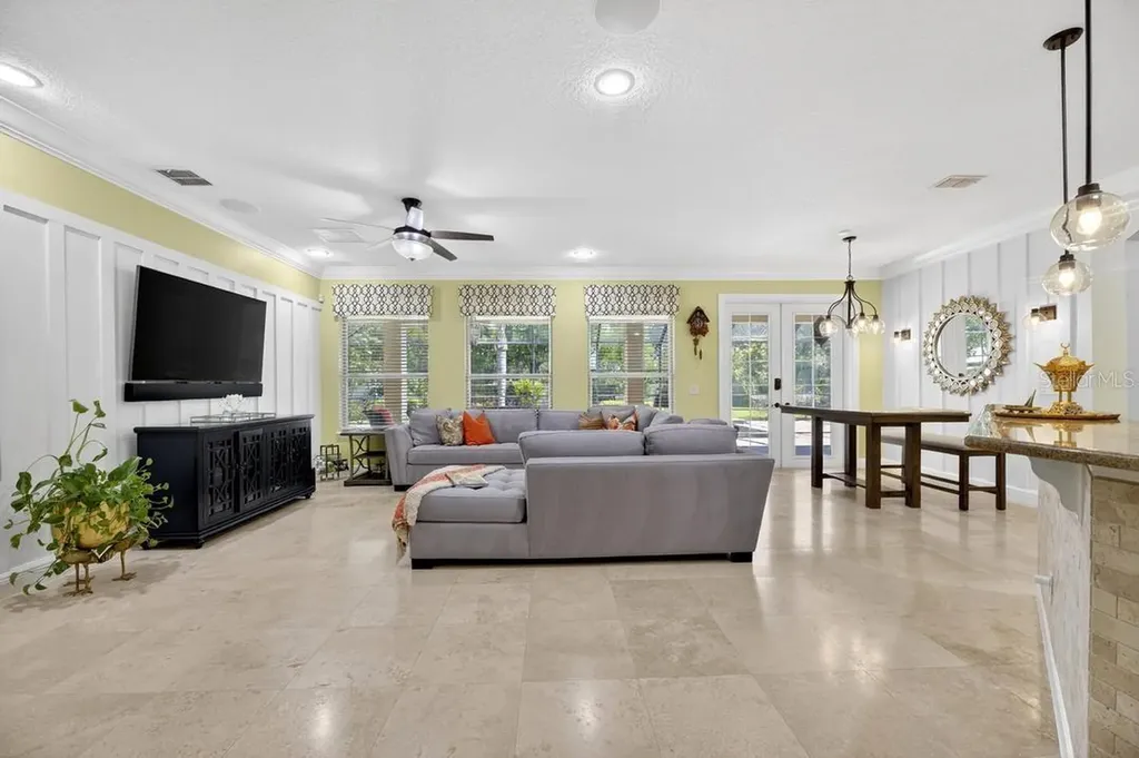 1823 Bella Casa Court Tampa FL 33618