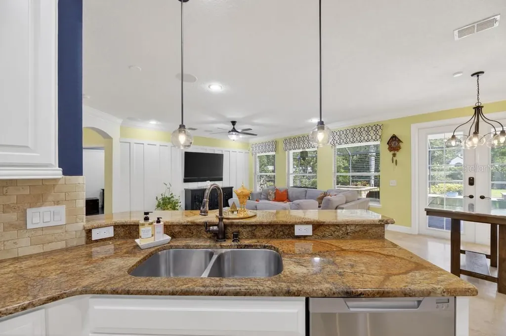 1823 Bella Casa Court Tampa FL 33618
