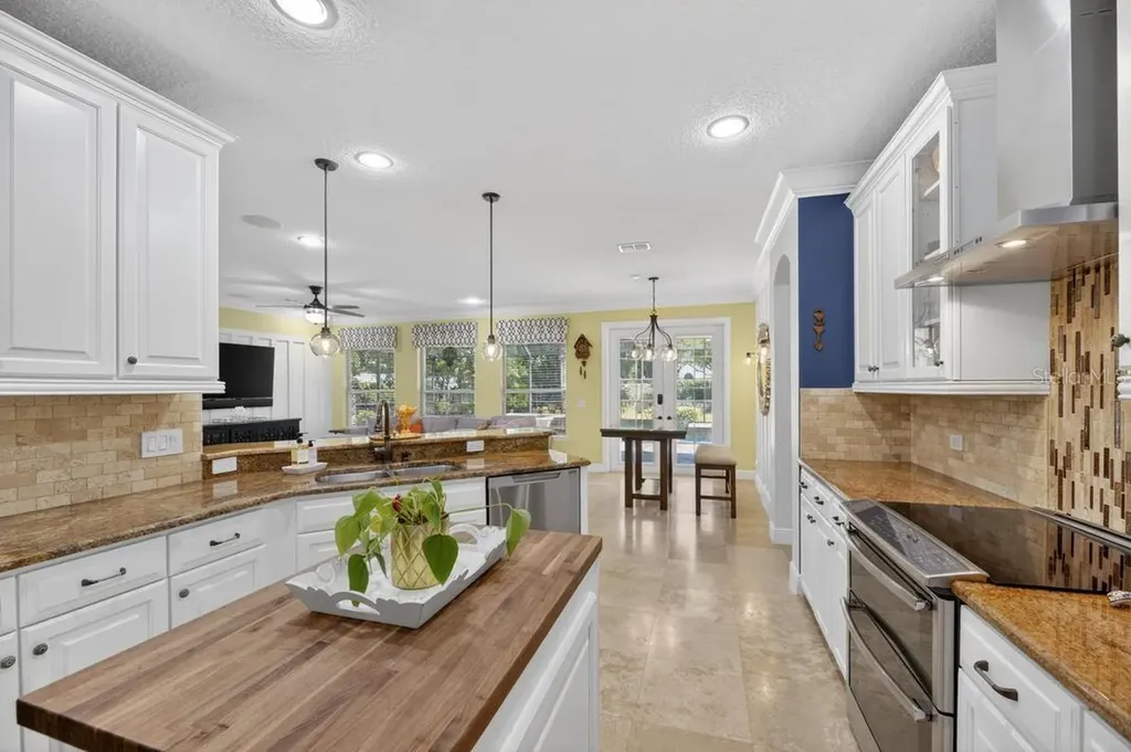 1823 Bella Casa Court Tampa FL 33618