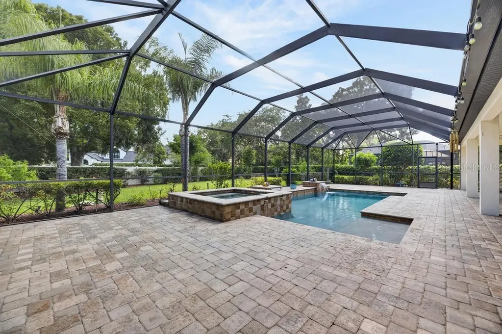 1823 Bella Casa Court Tampa FL 33618