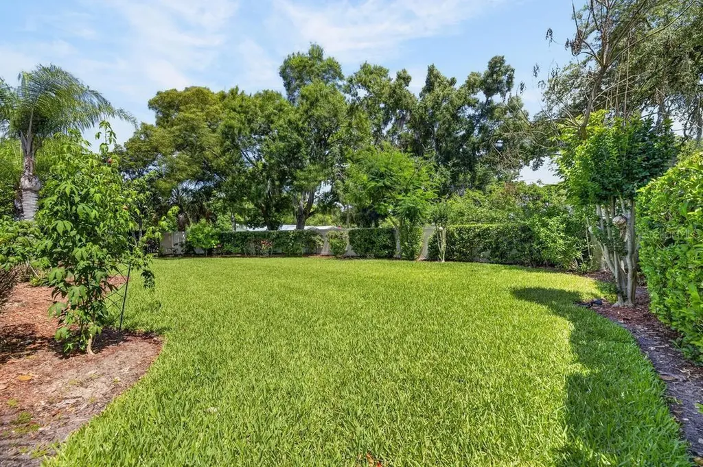 1823 Bella Casa Court Tampa FL 33618