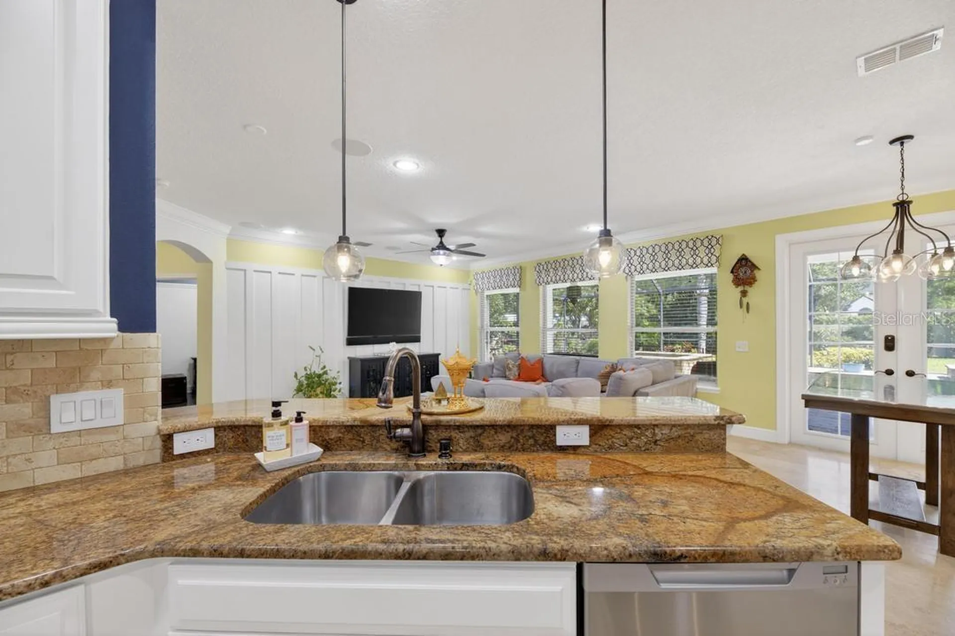 1823 Bella Casa Court Tampa FL 33618