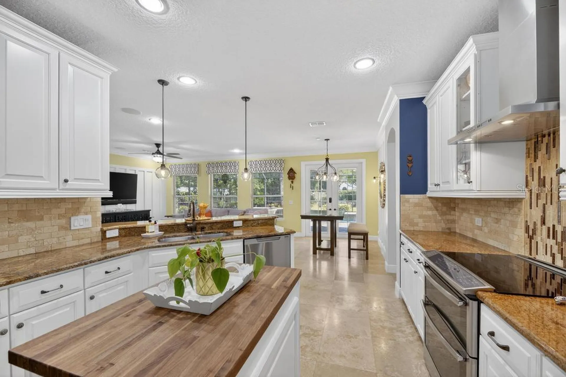 1823 Bella Casa Court Tampa FL 33618