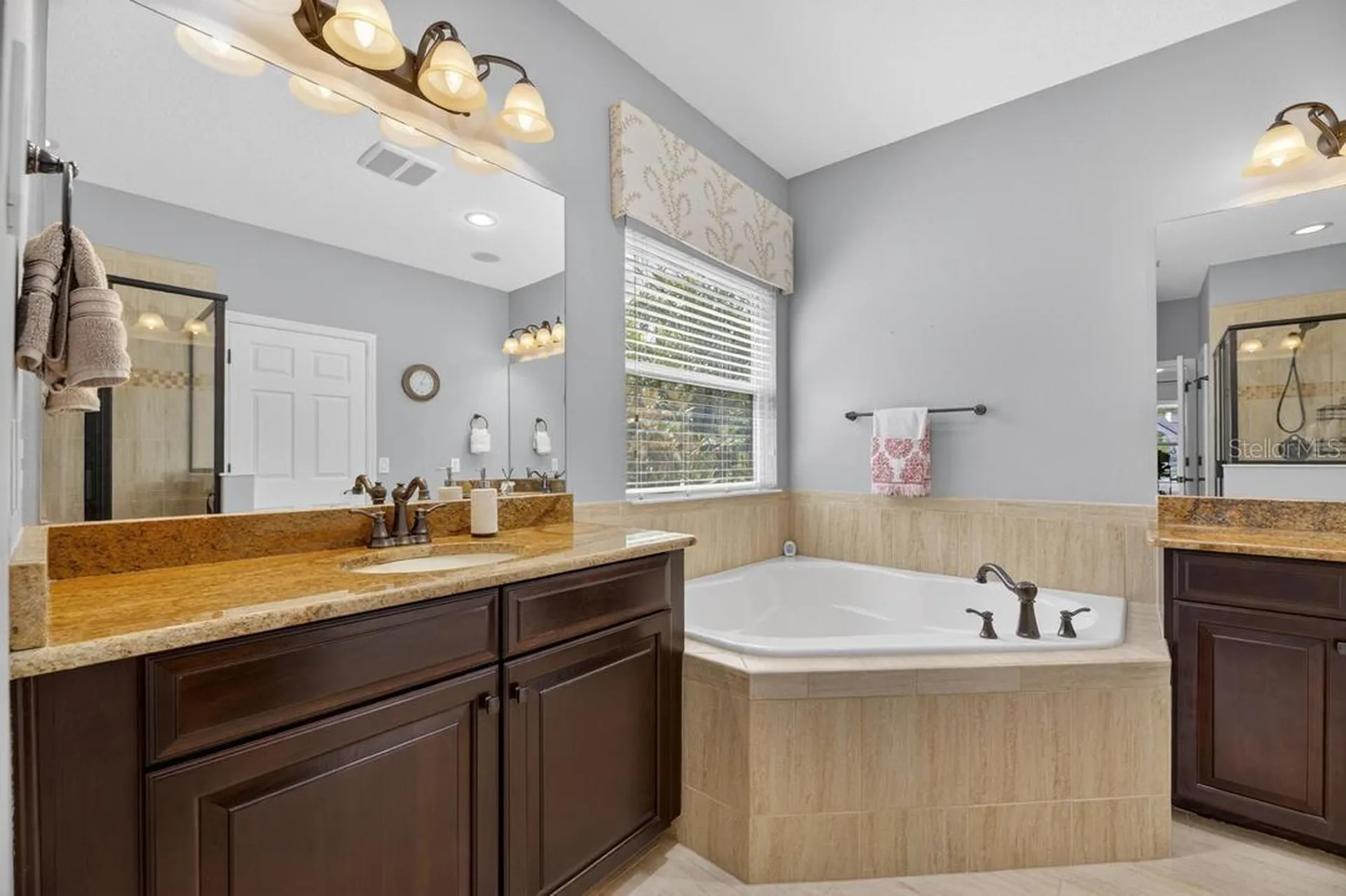1823 Bella Casa Court Tampa FL 33618