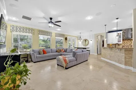 1823 Bella Casa Court Tampa FL 33618