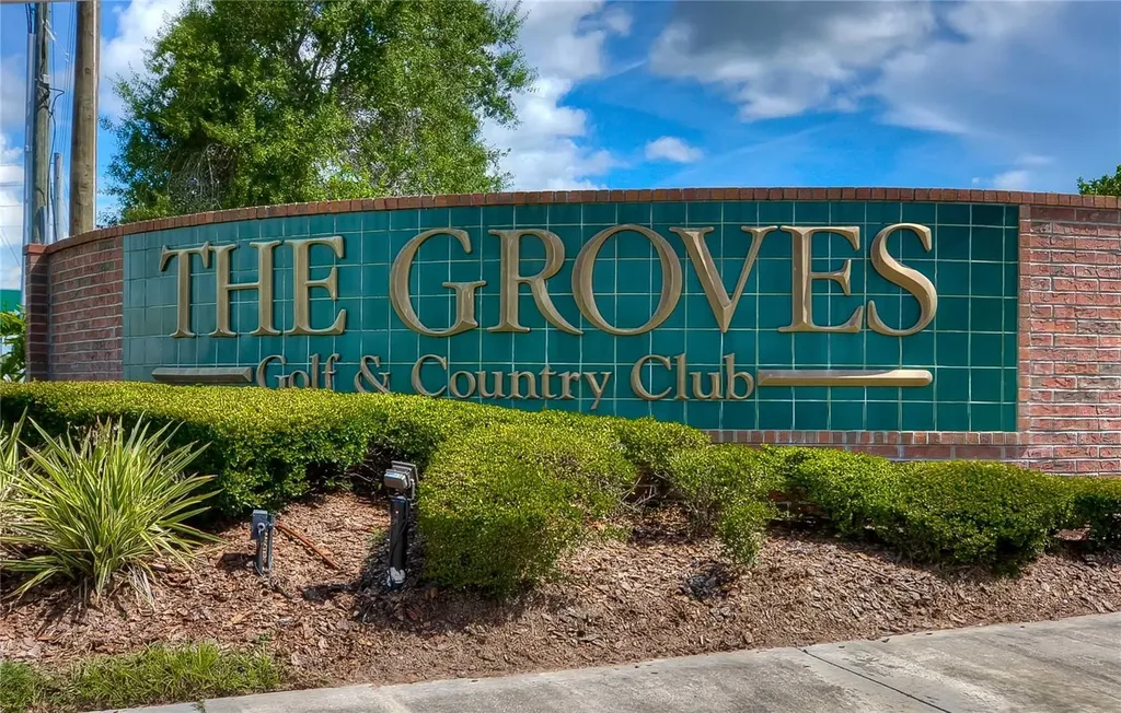 8049 Sanguinelli Road Land O Lakes FL 34637