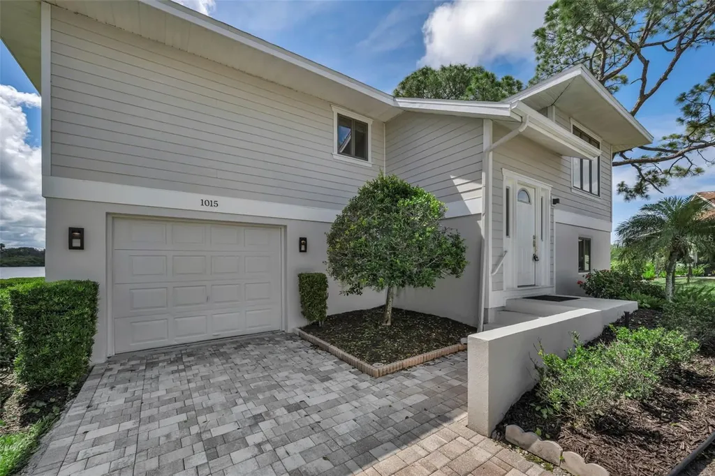 1015 Teal Pointe Tarpon Springs FL 34689