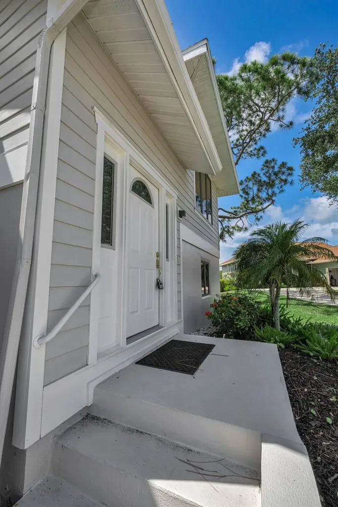 1015 Teal Pointe Tarpon Springs FL 34689