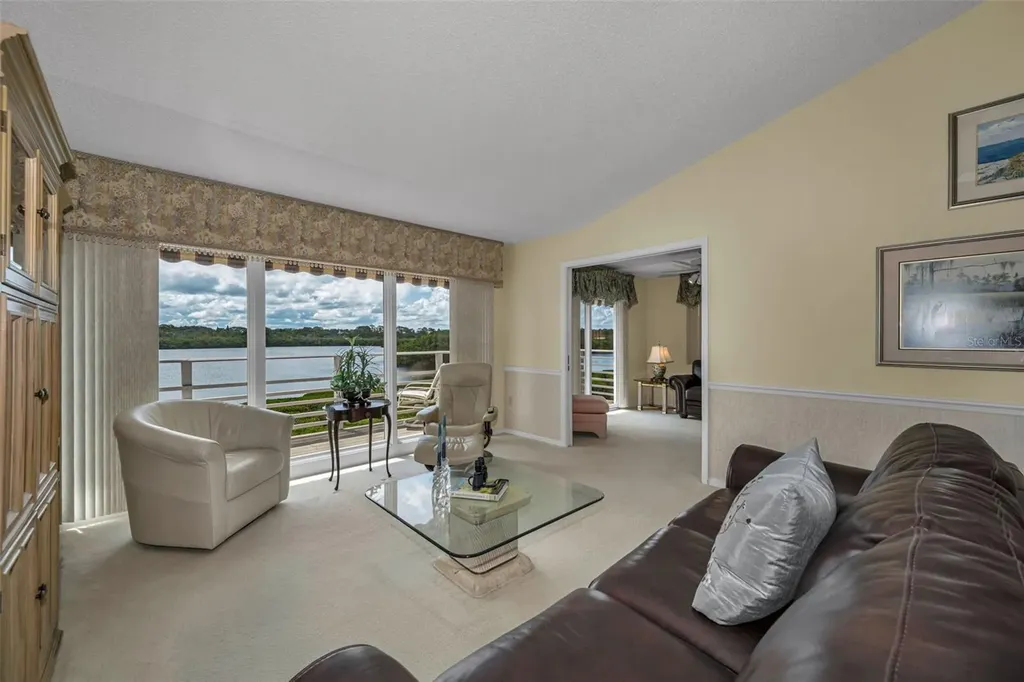 1015 Teal Pointe Tarpon Springs FL 34689