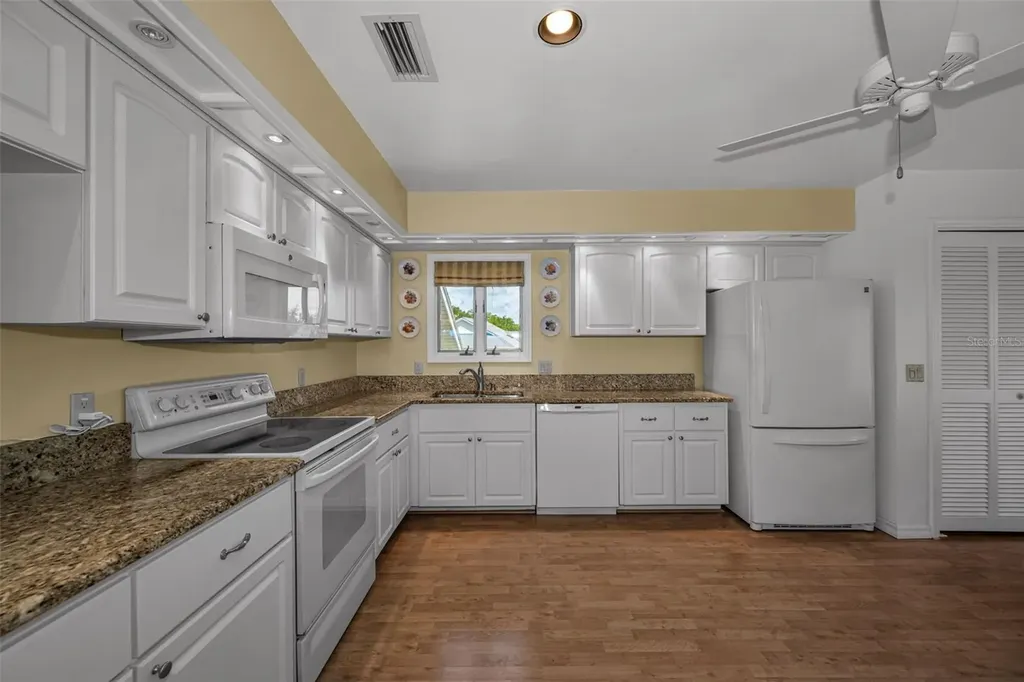 1015 Teal Pointe Tarpon Springs FL 34689