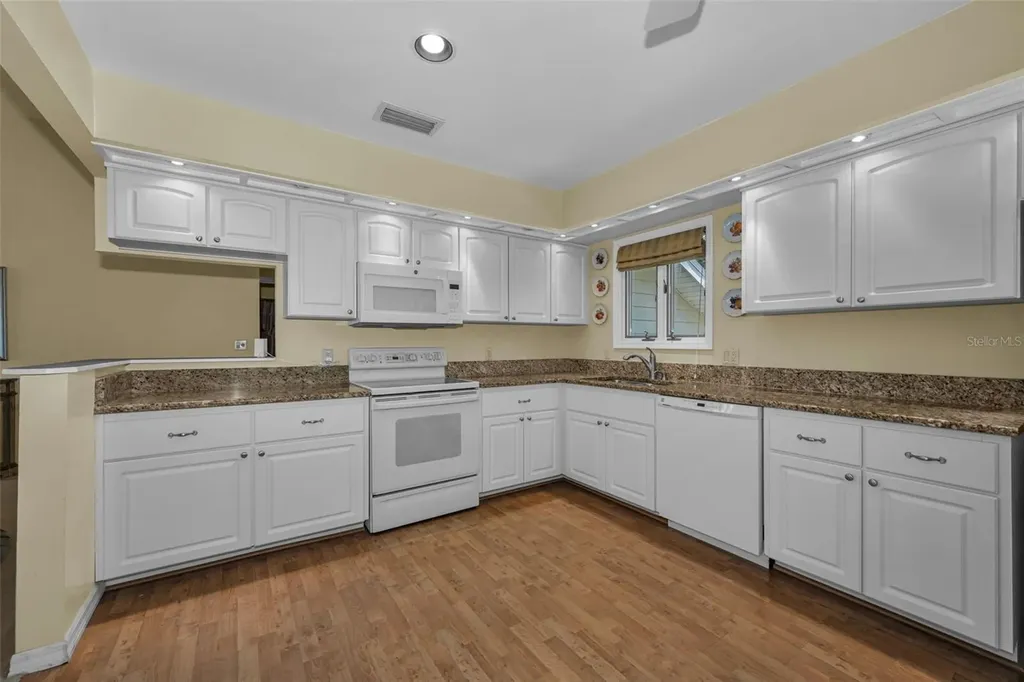 1015 Teal Pointe Tarpon Springs FL 34689