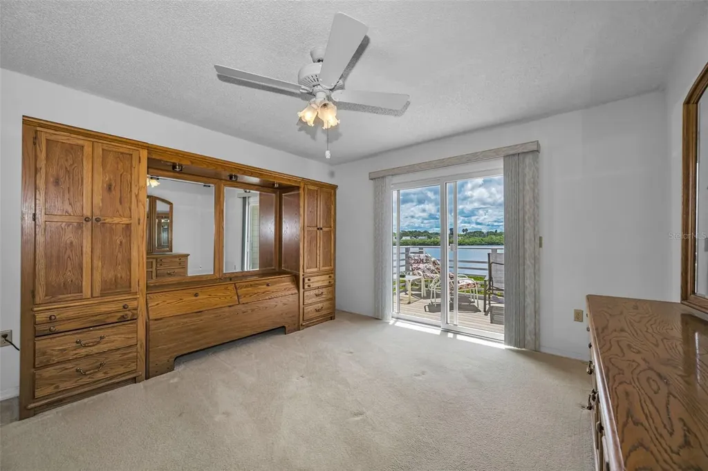 1015 Teal Pointe Tarpon Springs FL 34689