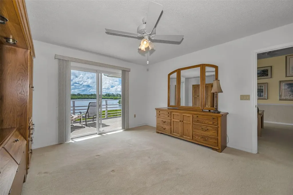 1015 Teal Pointe Tarpon Springs FL 34689