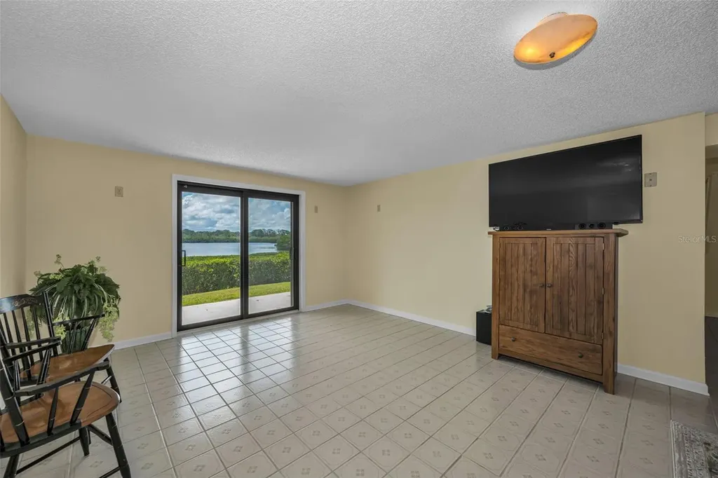 1015 Teal Pointe Tarpon Springs FL 34689