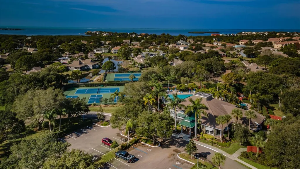 1015 Teal Pointe Tarpon Springs FL 34689