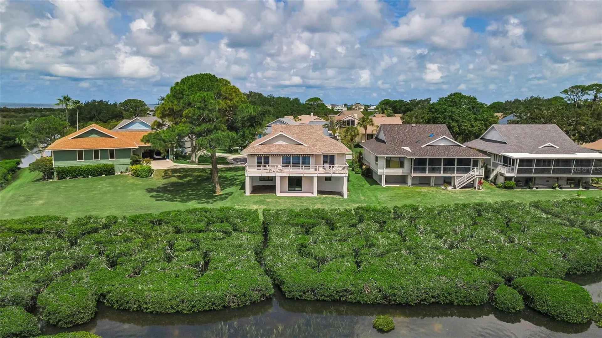 1015 Teal Pointe Tarpon Springs FL 34689
