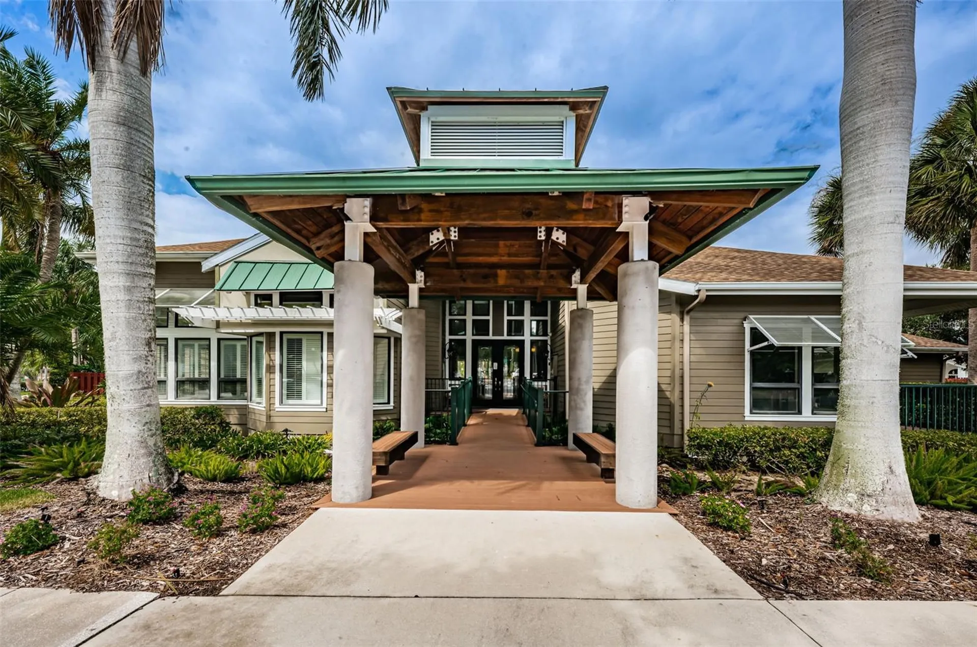 1015 Teal Pointe Tarpon Springs FL 34689