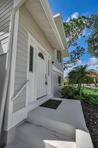1015 Teal Pointe Tarpon Springs FL 34689