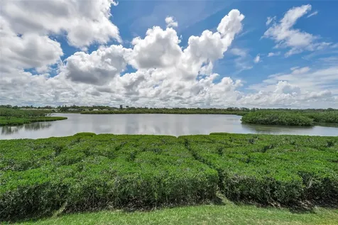 1015 Teal Pointe Tarpon Springs FL 34689