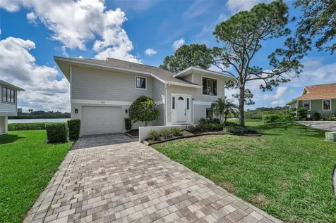 1015 Teal Pointe Tarpon Springs FL 34689