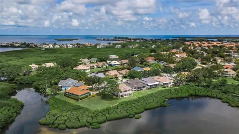 1015 Teal Pointe Tarpon Springs FL 34689