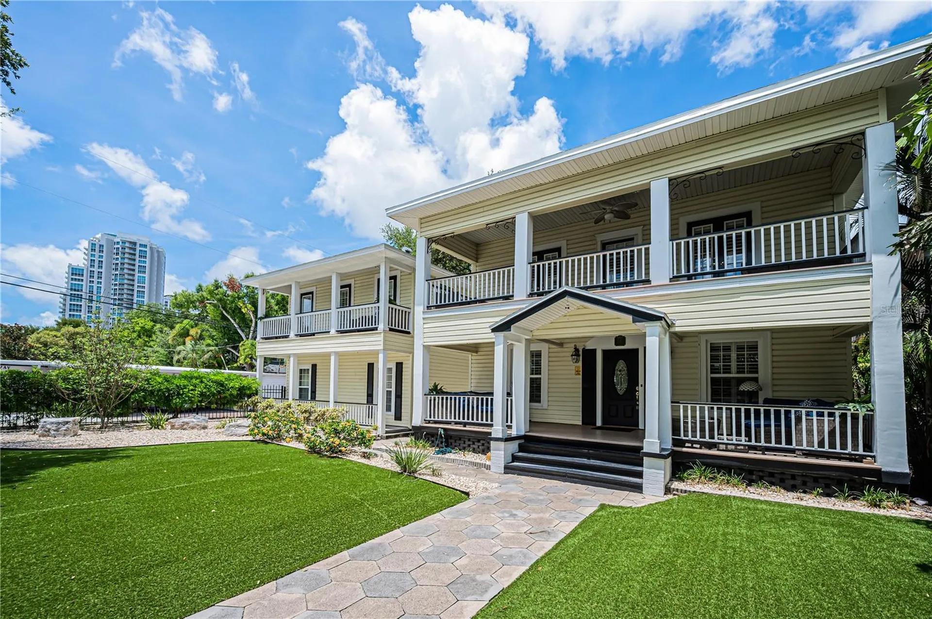 732 And 732 1/2 NE Oak Street St Petersburg FL 33701
