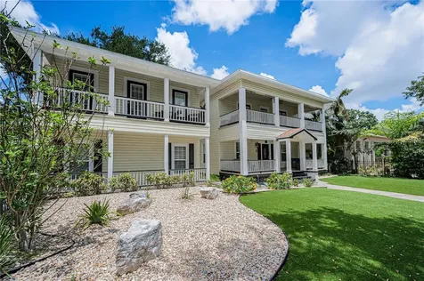 732 And 732 1/2 NE Oak Street St Petersburg FL 33701