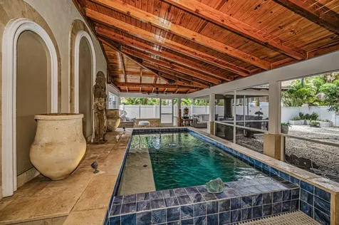 732 And 732 1/2 NE Oak Street St Petersburg FL 33701