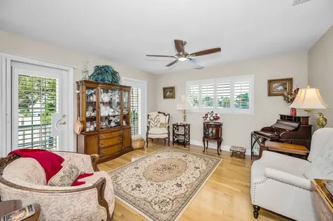 732 And 732 1/2 NE Oak Street St Petersburg FL 33701
