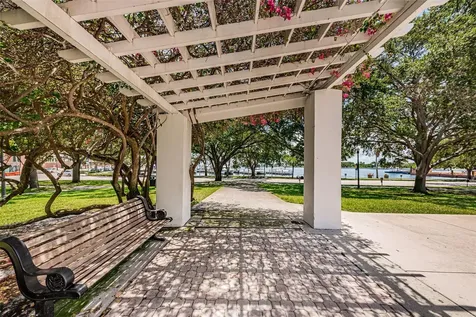 732 And 732 1/2 NE Oak Street St Petersburg FL 33701