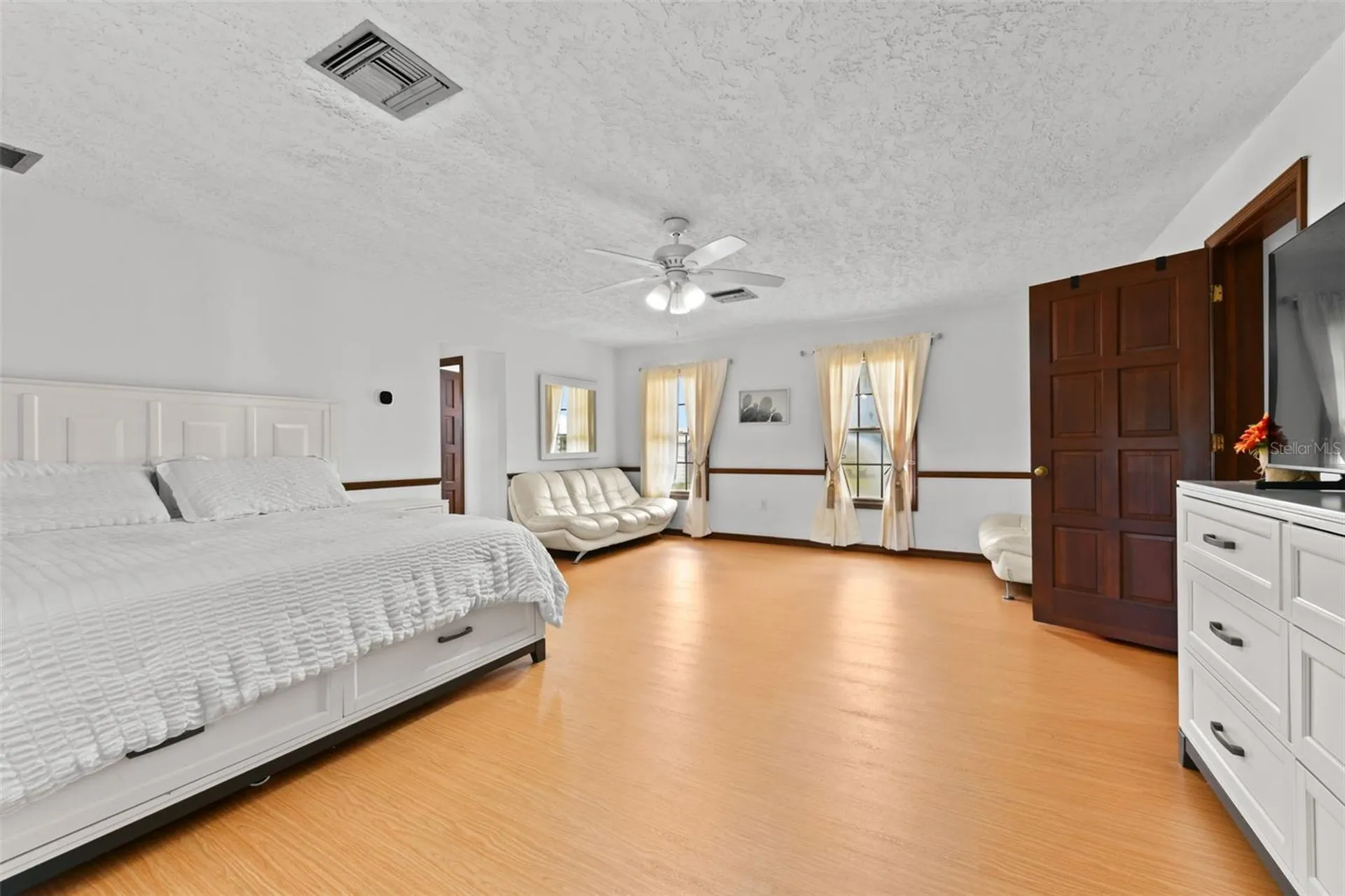 5750 Oak Hollow Lane Oviedo FL 32765
