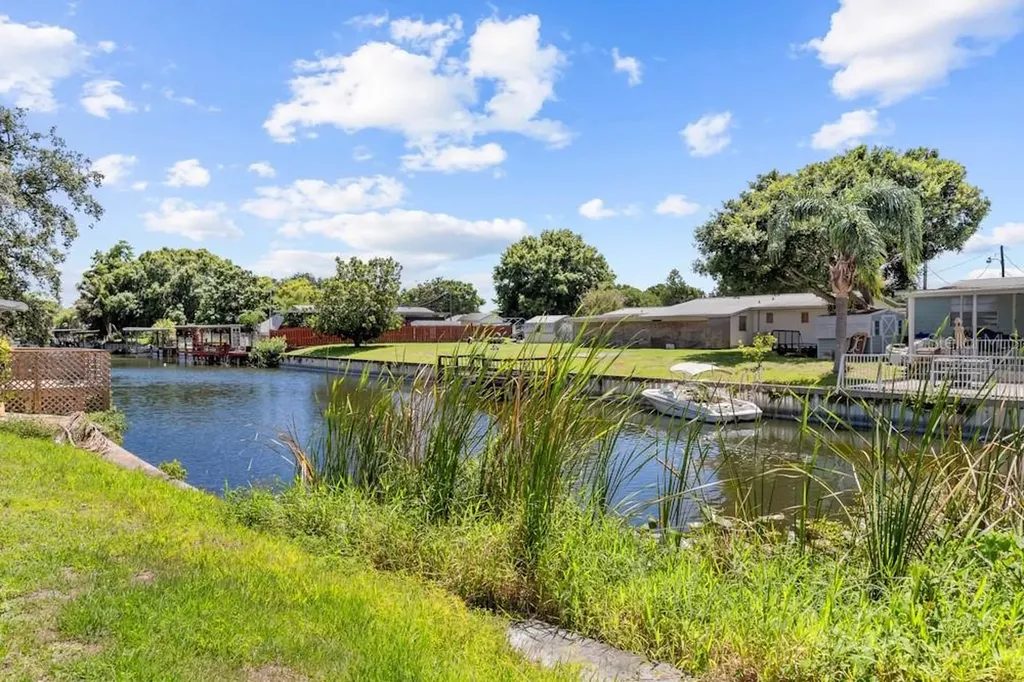 2809 SE 38th Avenue Okeechobee FL 34974