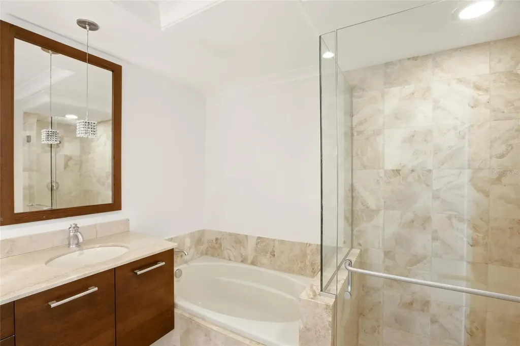 1350 Main Street Sarasota FL 34236