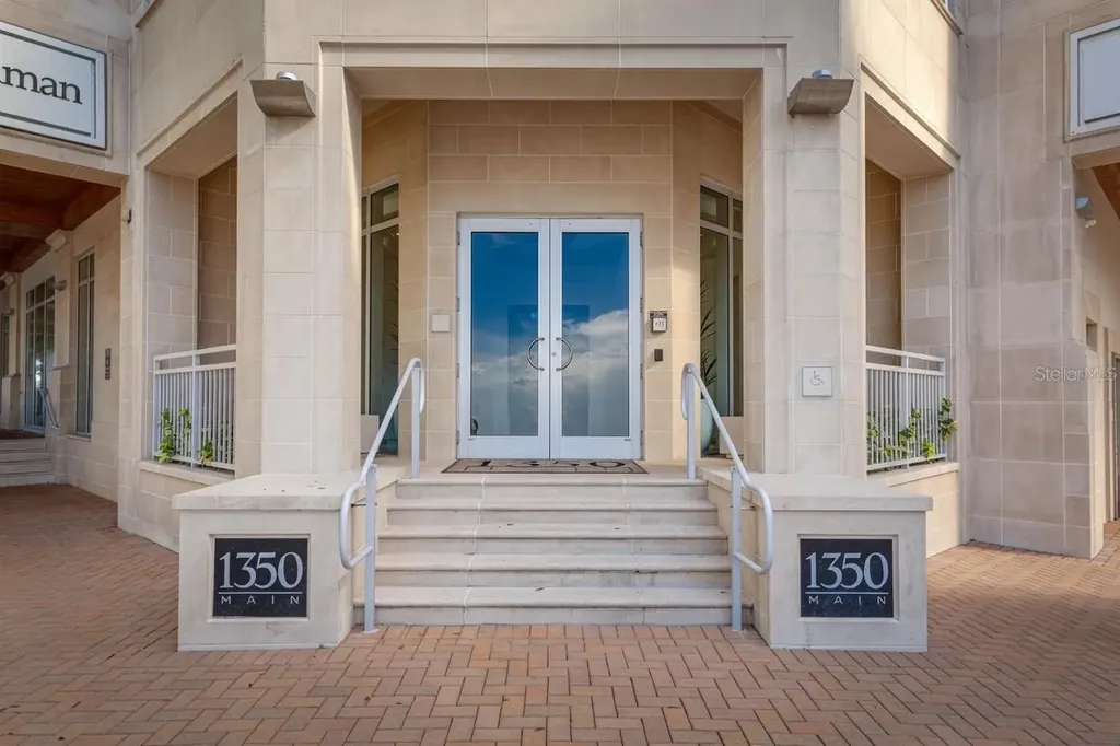 1350 Main Street Sarasota FL 34236