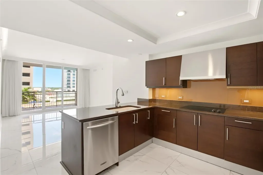 1350 Main Street Sarasota FL 34236