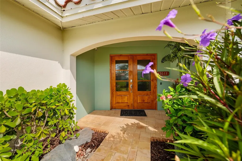 2011 Michigan Avenue NE St Petersburg FL 33703