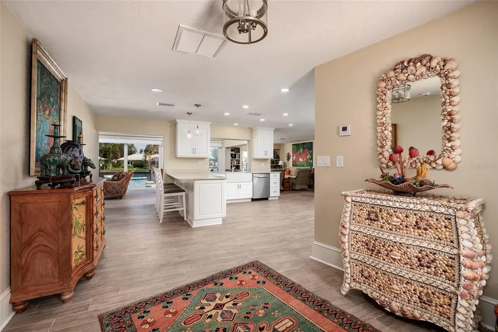 2011 Michigan Avenue NE St Petersburg FL 33703