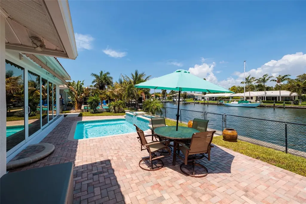 2011 Michigan Avenue NE St Petersburg FL 33703