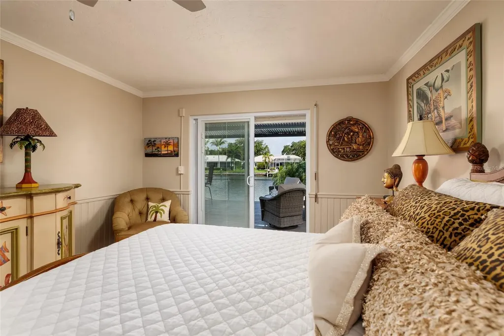 2011 Michigan Avenue NE St Petersburg FL 33703