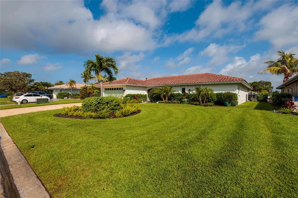 2011 Michigan Avenue NE St Petersburg FL 33703